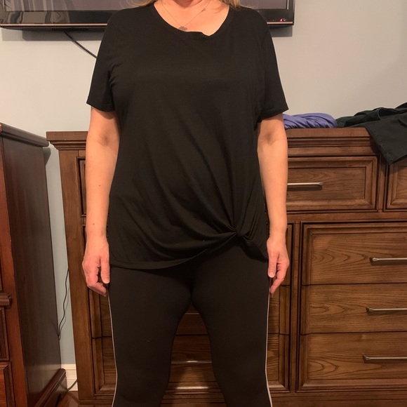 Old navy active shirt - Picture 5 of 8